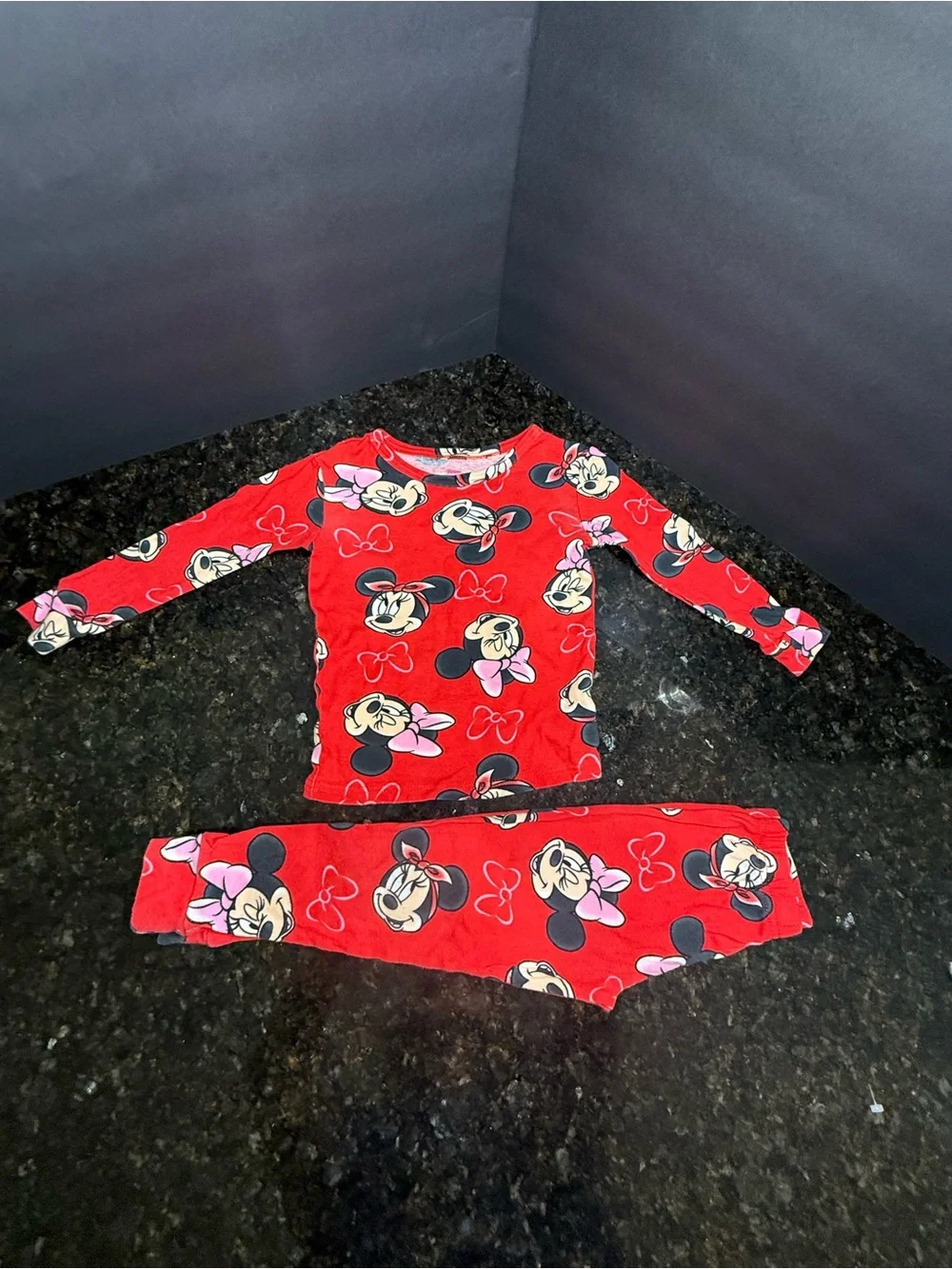 Disney Junior Toddler Girls Size 5T Minnie Mouse 2 Piece Pajama set